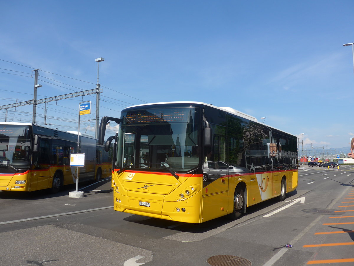 (216'890) - Lienert&Ehrler, Einsiedeln - SZ 39'847 - Volvo (ex Schuler, Feusisberg) am 9. Mai 2020 beim Bahnhof Pf�ffikon