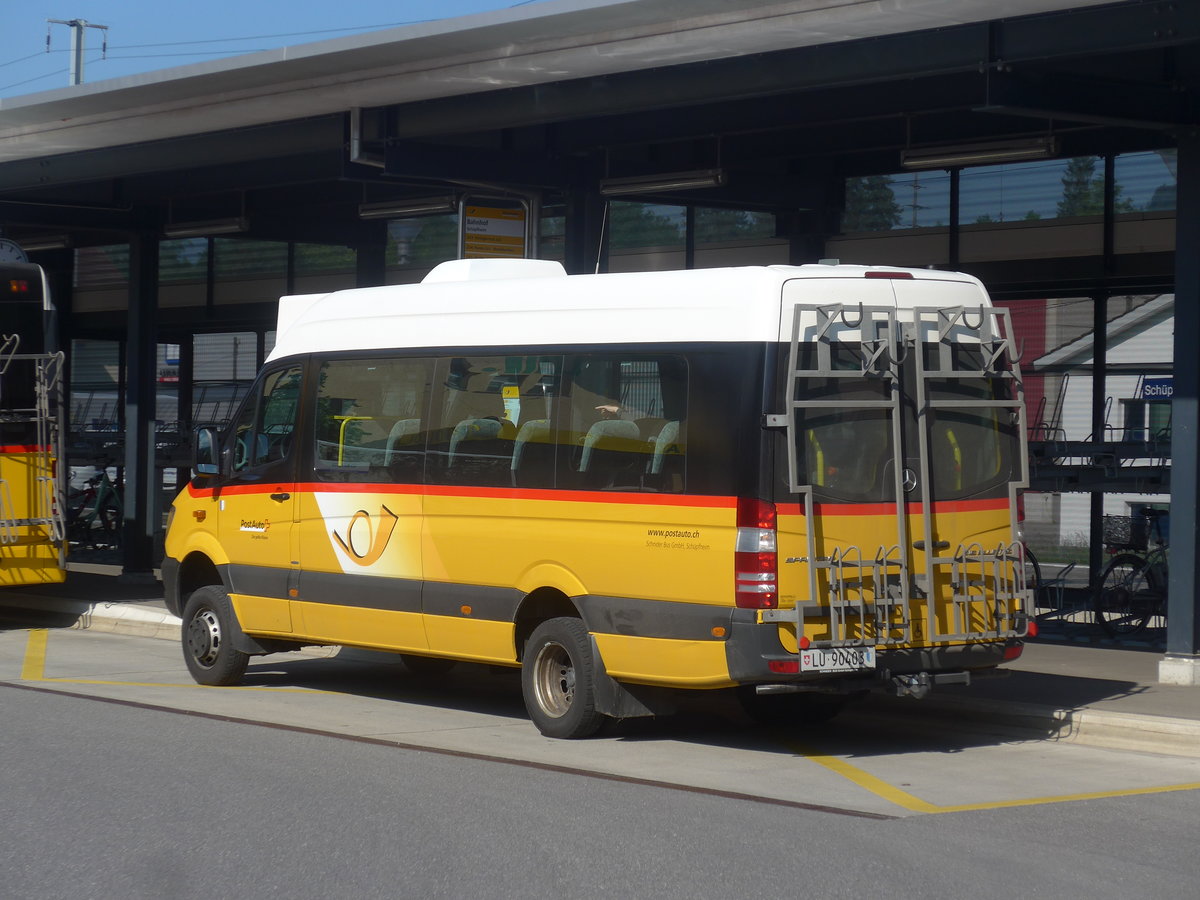 (217'043) - Schnider, Sch�pfheim - LU 90'403 - Mercedes am 17. Mai 2020 beim Bahnhof Sch�pfheim