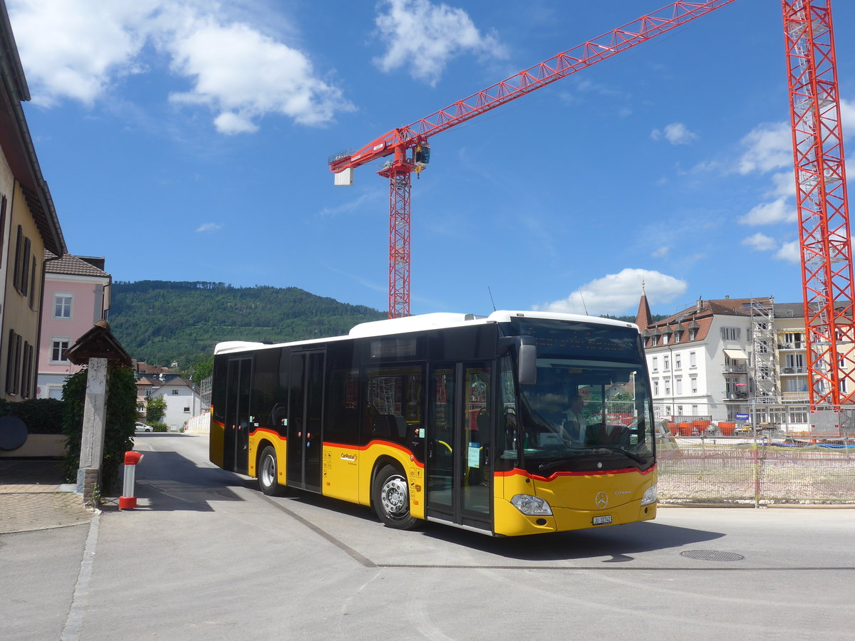 (218'383) - CarPostal Ouest - JU 32'742 - Mercedes (ex Nr. 8) am 4. Juli 2020 beim Bahnhof Del�mont