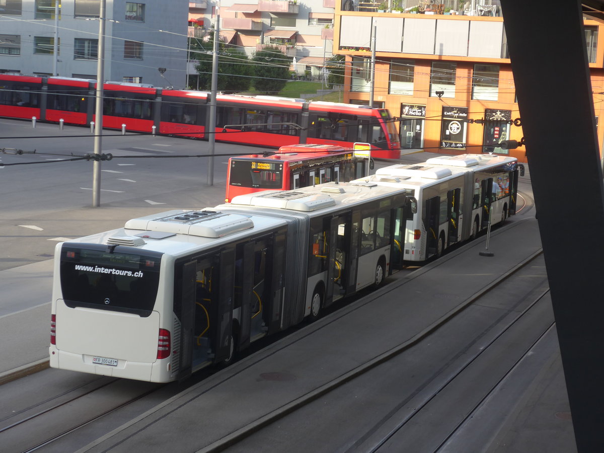 (218'449) - Intertours, Domdidier - Nr. 211/FR 300'481 - Mercedes (ex STI Thun Nr. 135) am 4. Juli 2020 beim Bahnhof Bern Br�nnen Westside