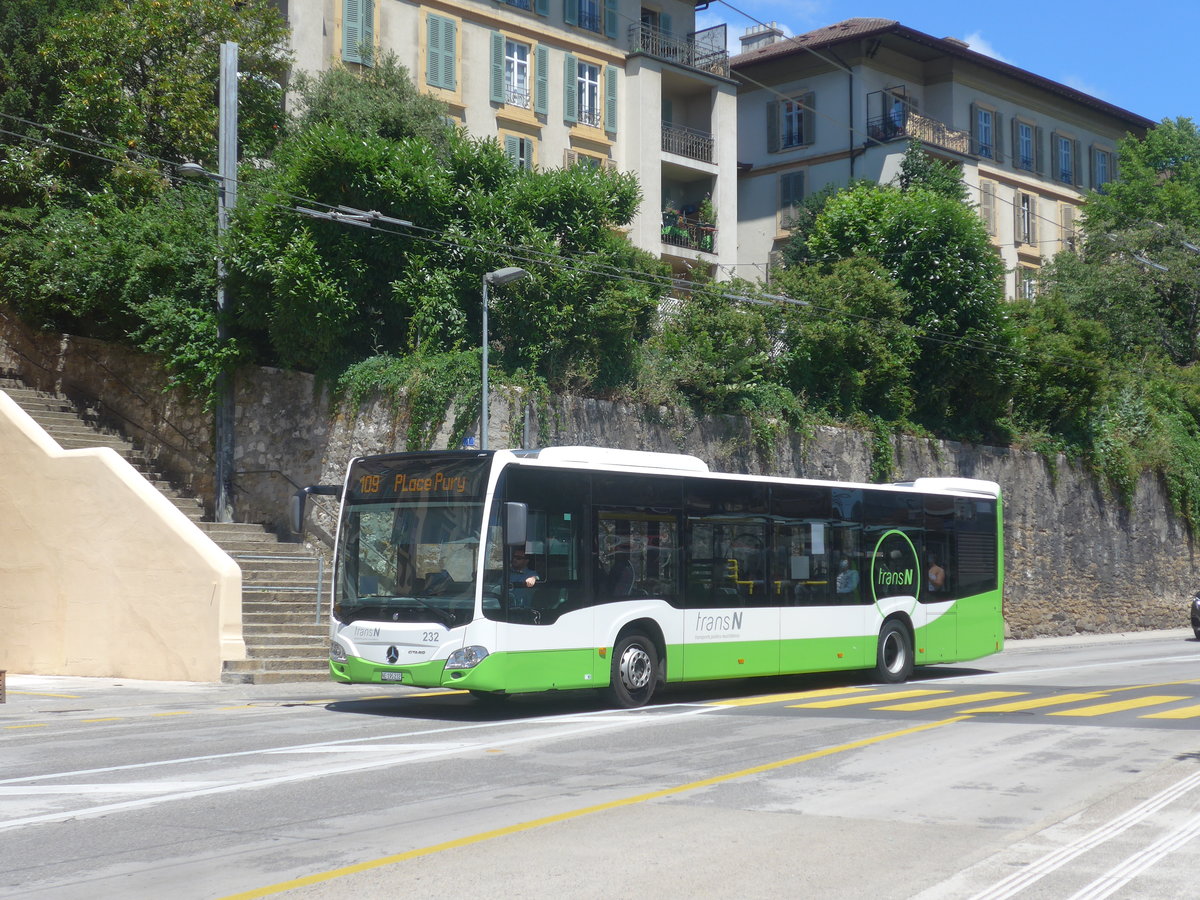 (218'540) - transN, La Chaux-de-Fonds - Nr. 232/NE 195'232 - Mercedes am 6. Juli 2020 beim Bahnhof Neuch�tel
