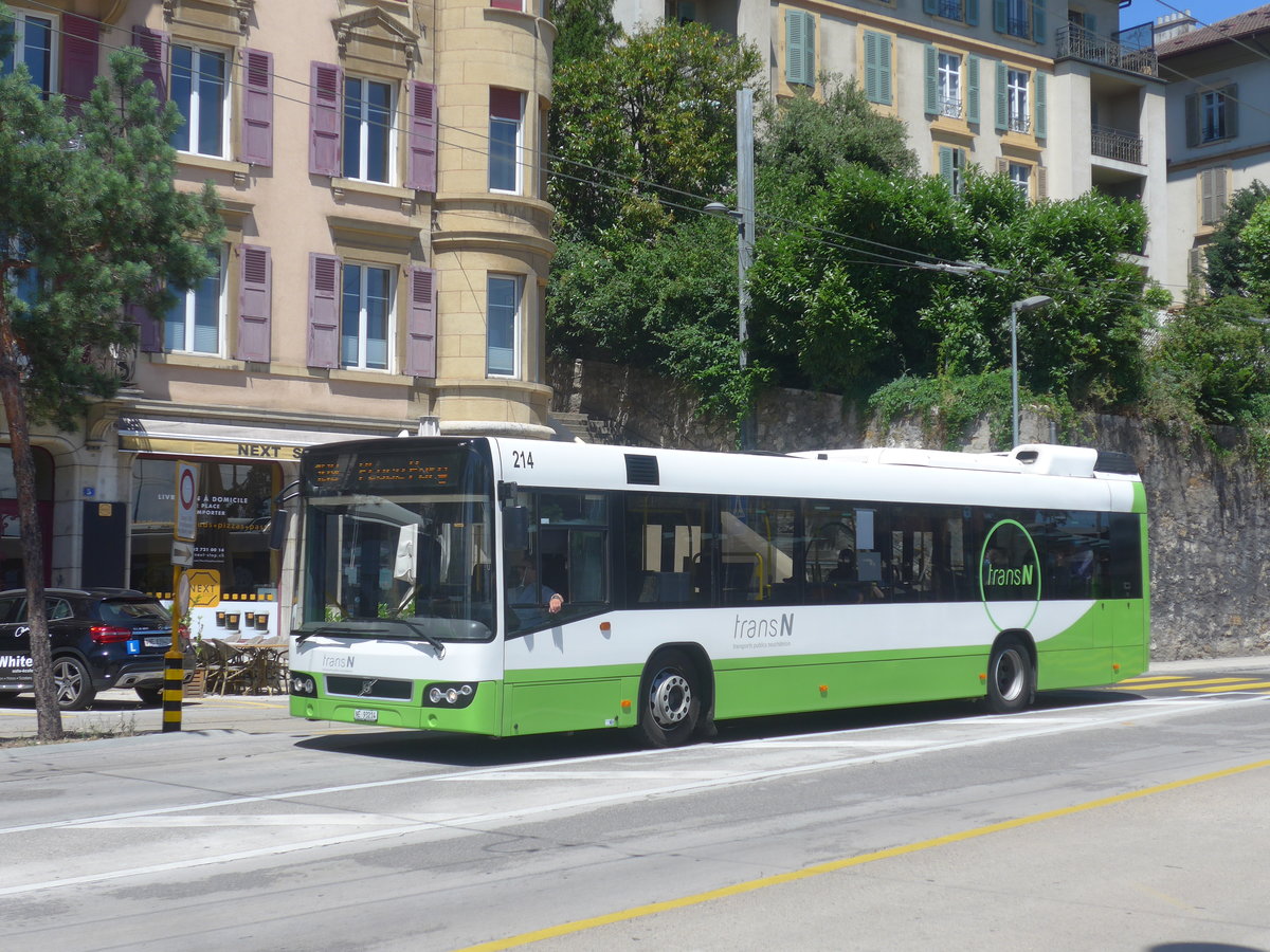 (218'546) - transN, La Chaux-de-Fonds - Nr. 214/NE 93'214 - Volvo (ex TN Neuch�tel Nr. 214) am 6. Juli 2020 beim Bahnhof Neuch�tel