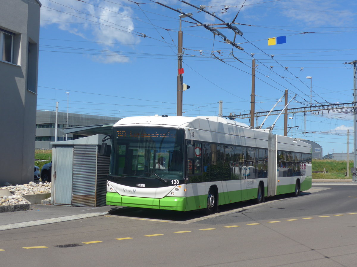 (218'562) - transN, La Chaux-de-Fonds - Nr. 138 - Hess/Hess Gelenktrolleybus (ex TN Neuch�tel Nr. 138) am 6. Juli 2020 beim Bahnhof Marin-�pagnier