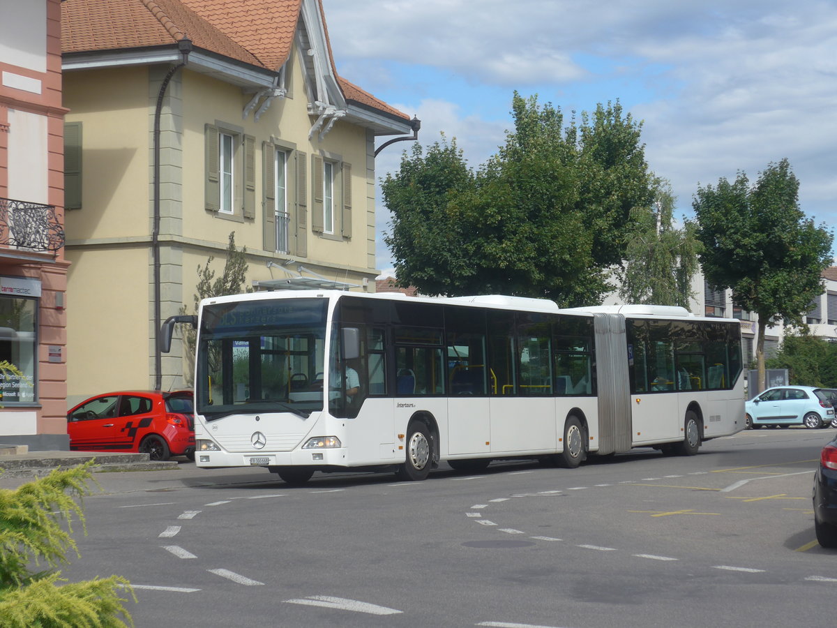 (218'579) - Intertours, Domdidier - Nr. 203/FR 300'668 - Mercedes (ex VZO Gr�ningen Nr. 53) am 6. Juli 2020 beim Bahnhof Kerzers