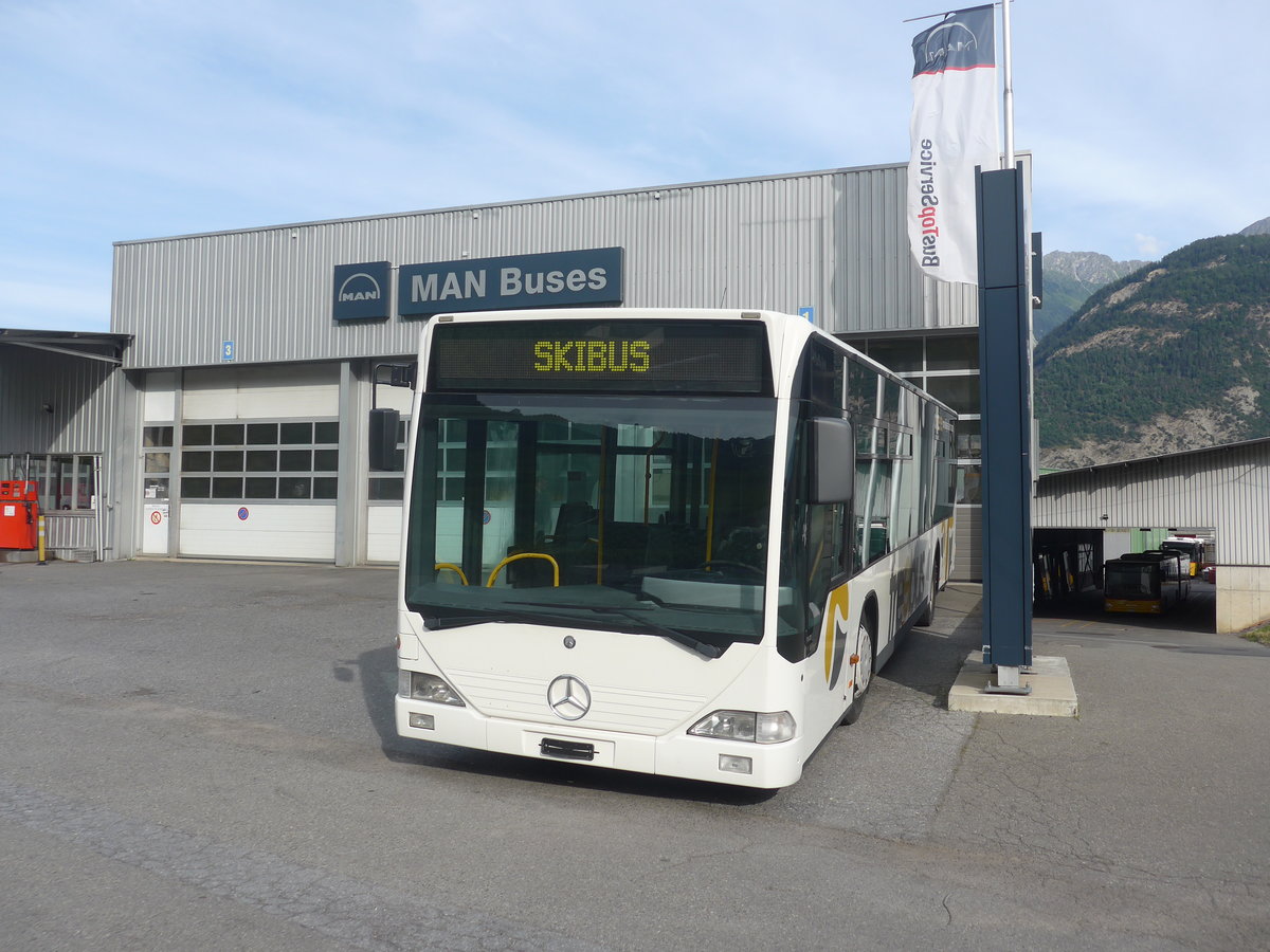 (219'081) - Buchard, Leytron - Nr. 90 - Mercedes (ex Ryffel, Uster Nr. 69; ex Welti-Furrer, Z�rich Nr. 53; ex Fr�hlich, Z�rich Nr. 608) am 25. Juli 2020 in Leytron, Garage