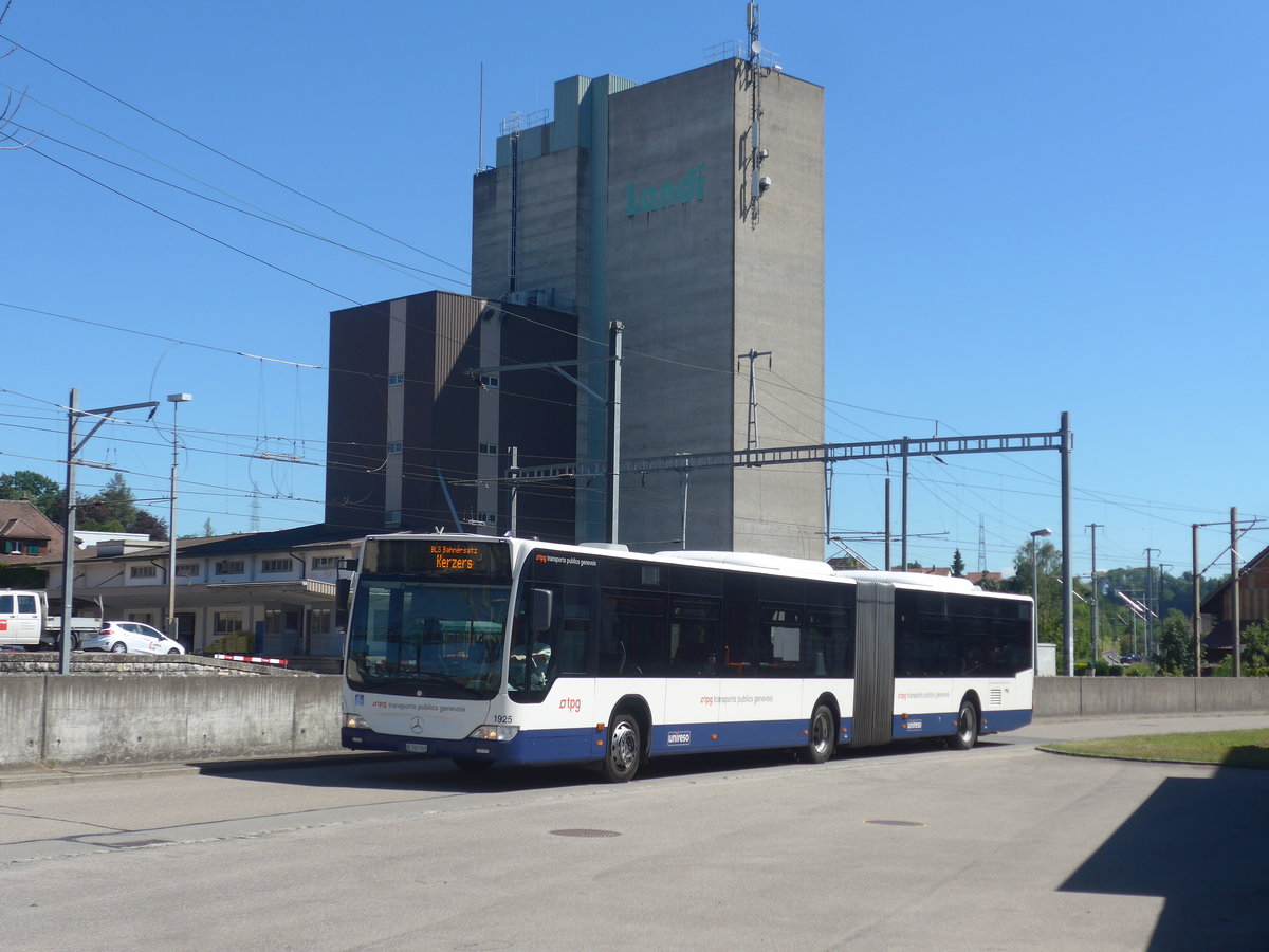 (219'247) - Gen�ve-Tours, Gen�ve - Nr. 1925/GE 960'949 - Mercedes am 27. Juli 2020 beim Bahnhof Kerzers