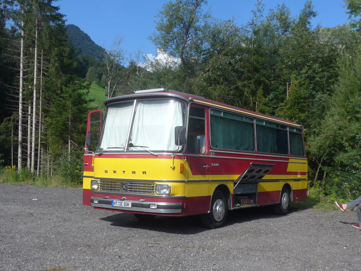 (219'721) - Aus Deutschland: Schiller, Esslingen - NT-SE 80H - Setra am 16. August 2020 in Gr�sch, Bergbahnen