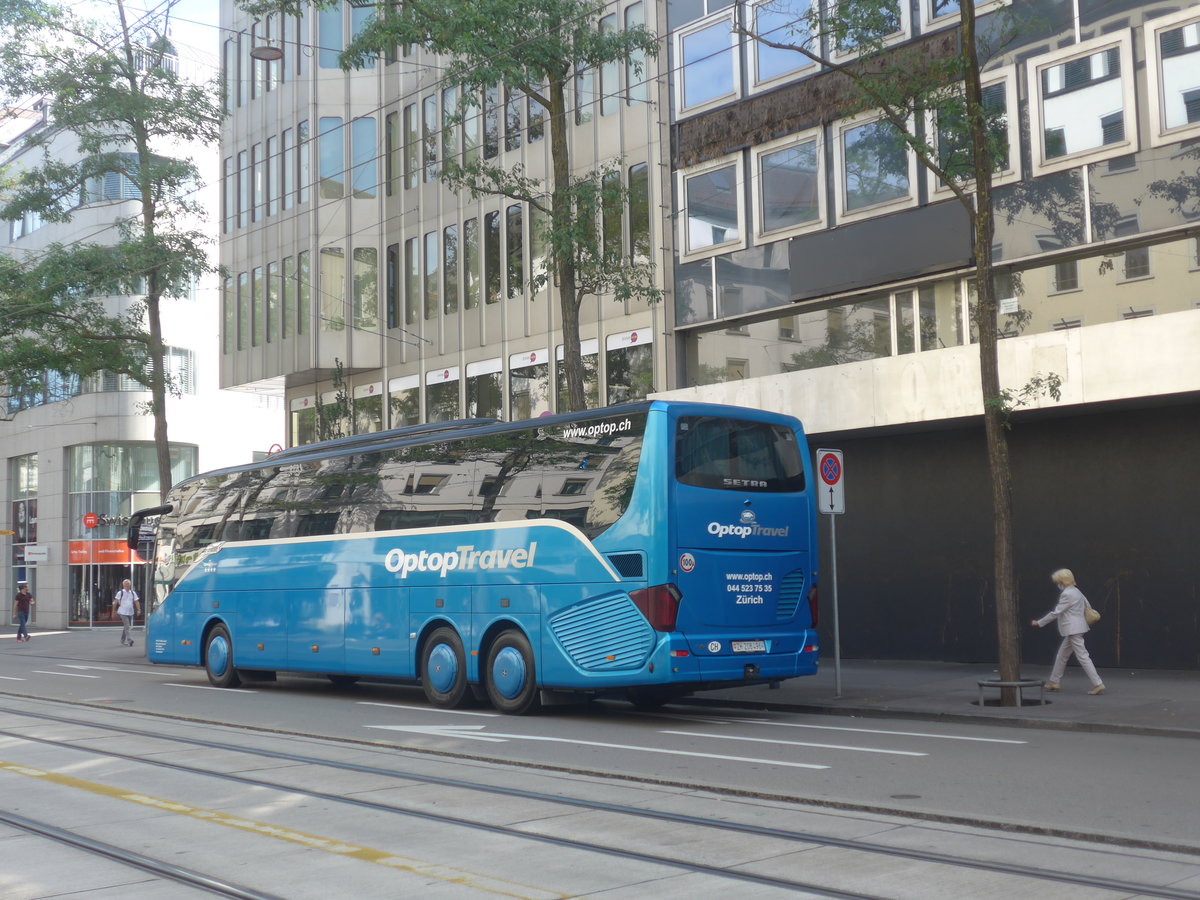 (220'970) - Optop Travel, Opfikon - Nr. 10/ZH 208'496 - Setra am 22. September 2020 in Z�rich, L�wenstrasse