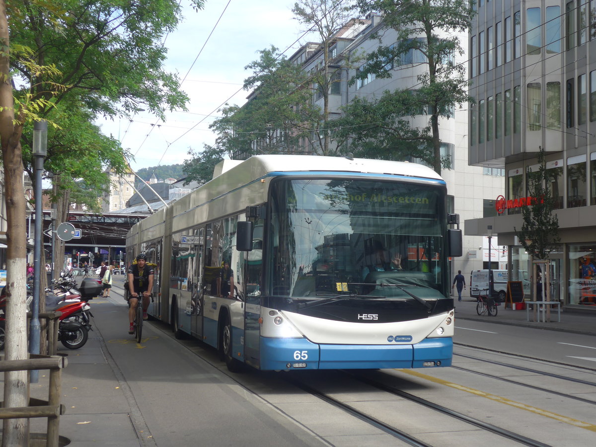 (220'974) - VBZ Z�rich - Nr. 65 - Hess/Hess Doppelgelenktrolleybus am 22. September 2020 in Z�rich, L�wenstrasse