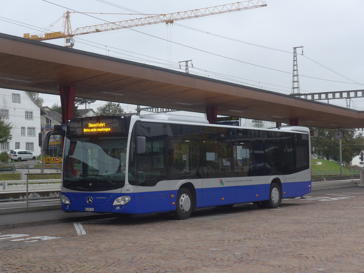 (221'789) - VZO Gr�ningen - Nr. 45/ZH 885'745 - Mercedes am 12. Oktober 2020 beim Bahnhof Wetzikon