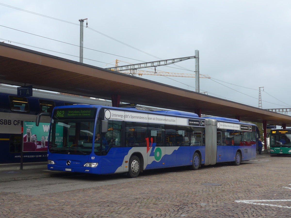 (221'794) - VZO Gr�ningen - Nr. 107/ZH 745'107 - Mercedes am 12. Oktober 2020 beim Bahnhof Wetzikon
