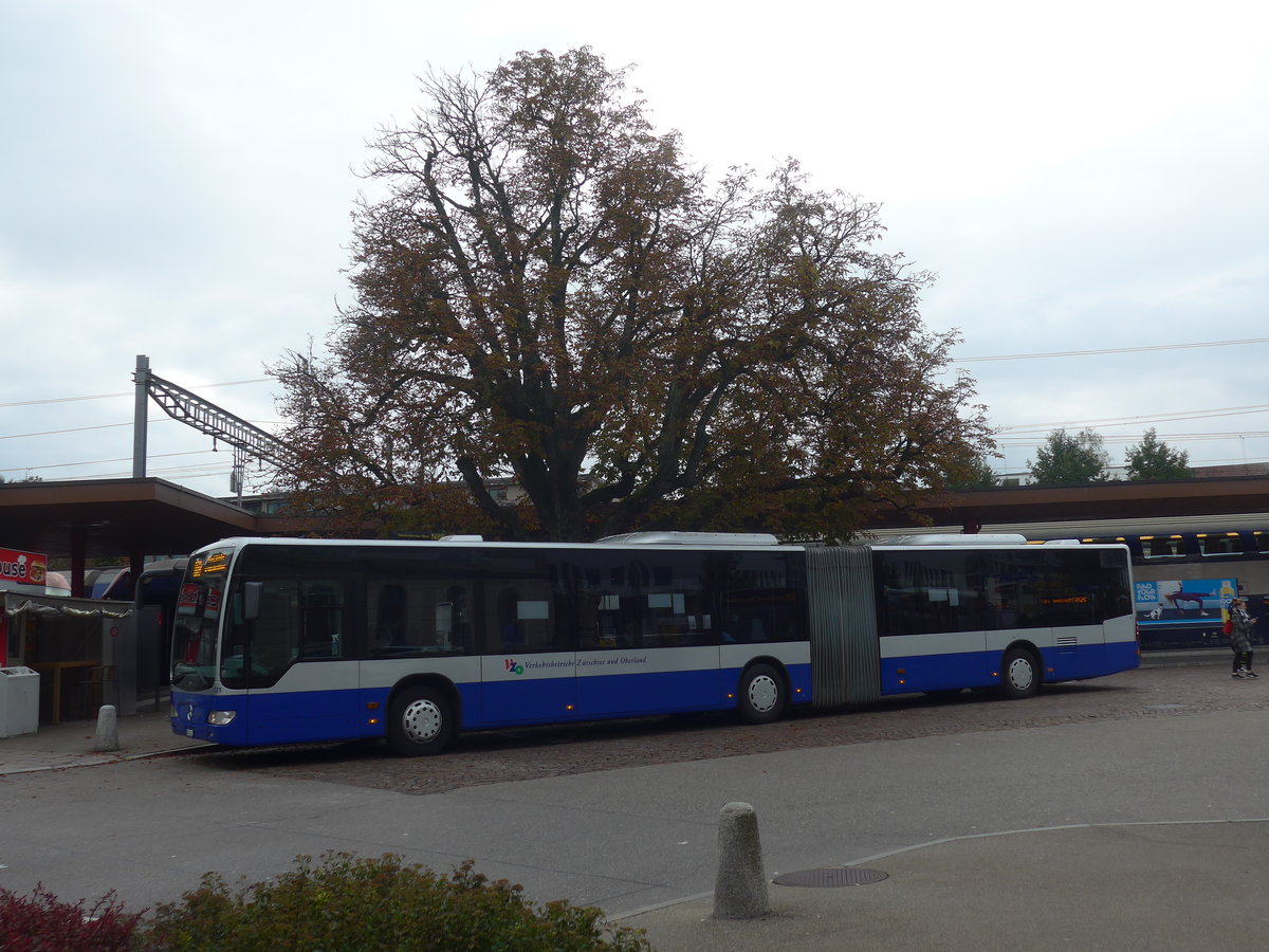 (221'899) - VZO Gr�ningen - Nr. 121/ZH 463'121 - Mercedes am 12. Oktober 2020 beim Bahnhof Wetzikon