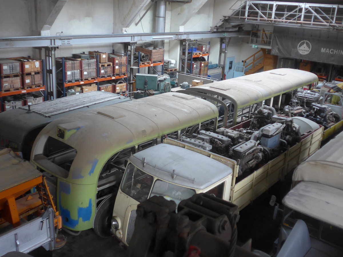 (222'283) - VBZ Z�rich (OCS) - Nr. 553 - Saurer/Saurer (ex Nr. 201) am 21. Oktober 2020 in Arbon, Saurermuseum Depot (1. Gelenkautobus der Schweiz!)