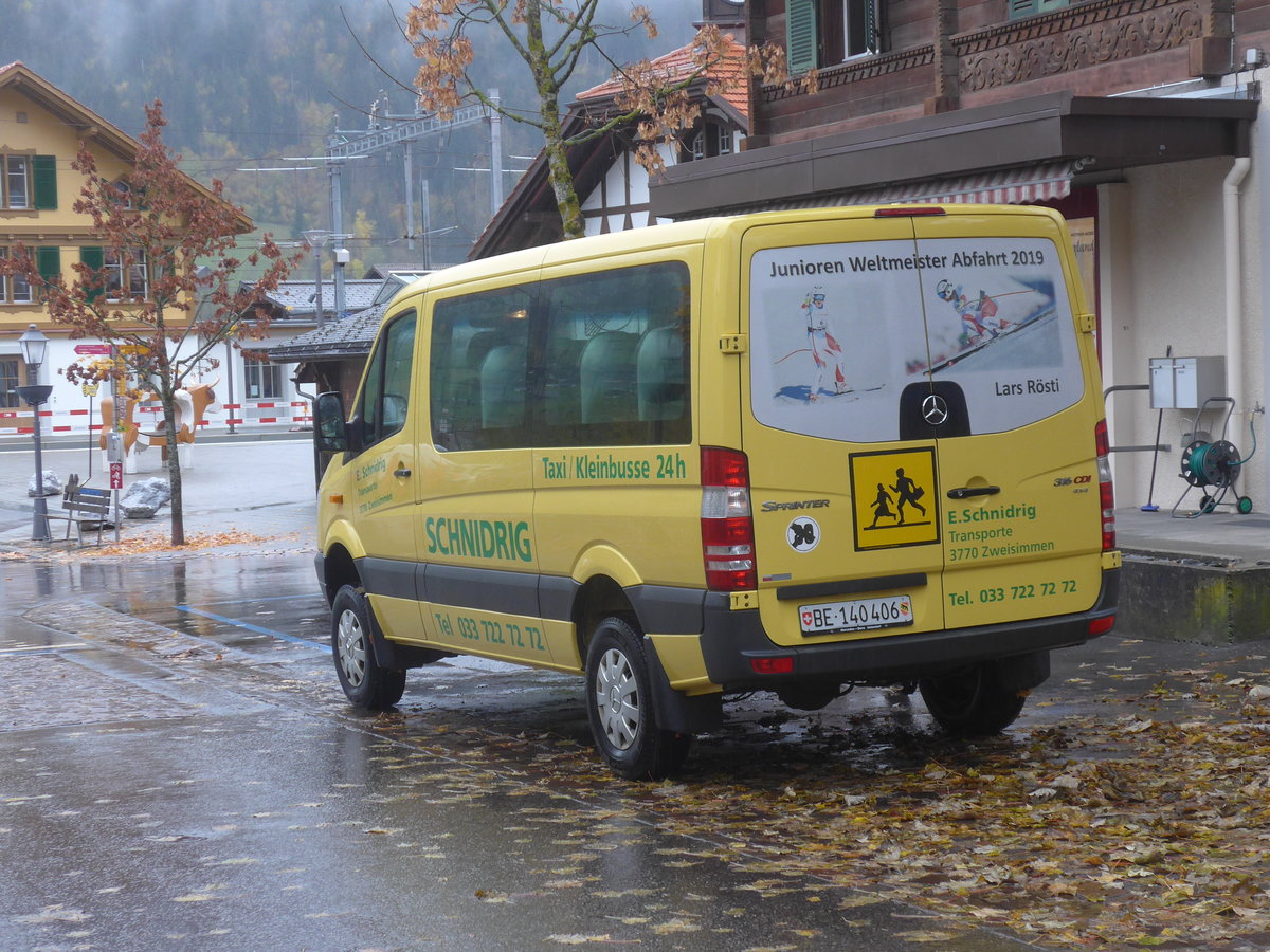 (222'707) - Schnidrig, Zweisimmen - BE 140'406 - Mercedes am 26. Oktober 2020 beim Bahnhof Zweisimmen