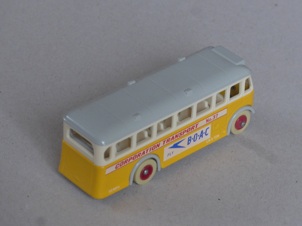 (223'324) - Aus England: Corporation Transport - Nr. 37 - A.E.C. am 31. Januar 2021 in Thun (Modell)