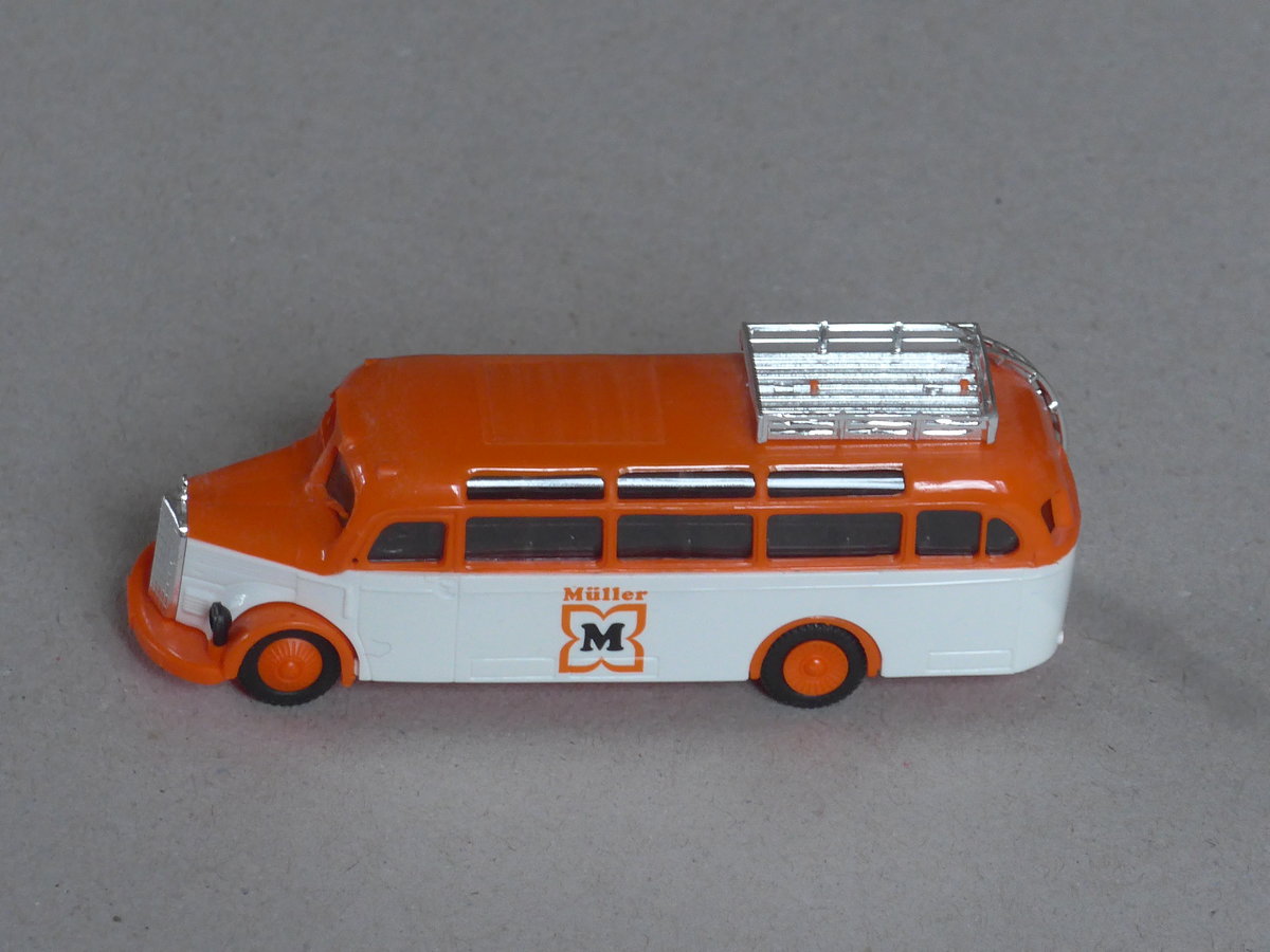 (223'350) - Aus Deutschland: M�ller, Ulm - Mercedes am 4. Februar 2021 in Thun (Modell)