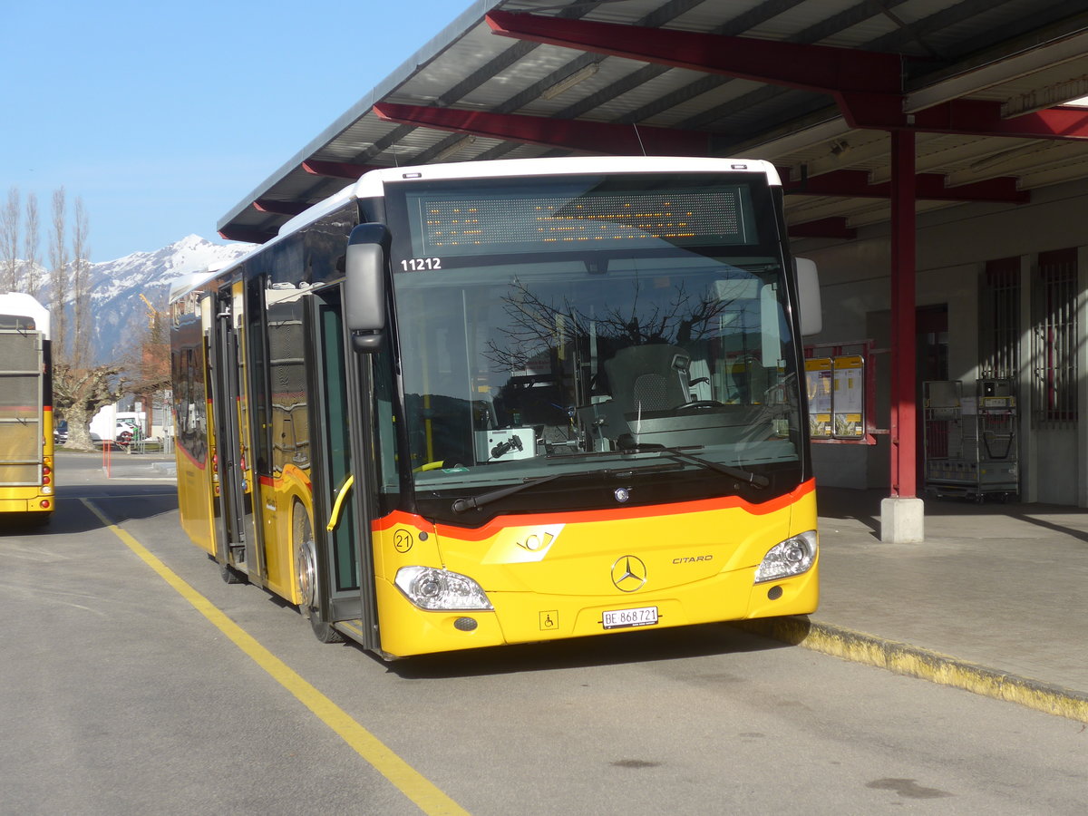 (223'761) - Fl�ck, Brienz - Nr. 21/BE 868'721 - Mercedes am 26. Februar 2021 in Meiringen, Postautostation