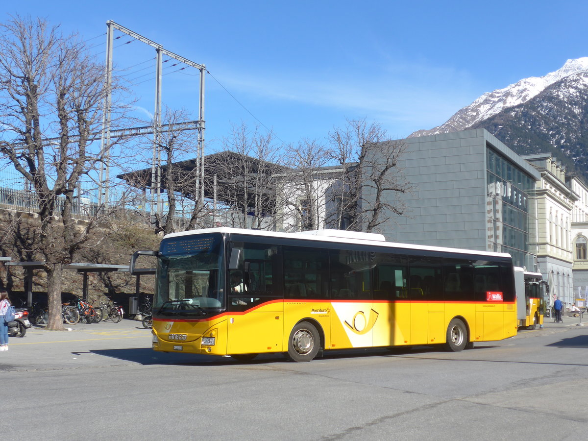 (223'919) - PostAuto Wallis - VS 436'023 - Iveco am 2. M�rz 2021 beim Bahnhof Brig