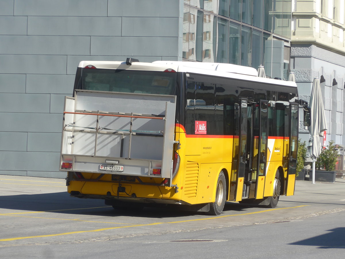 (223'920) - Autotour, Visp - VS 48'333 - Iveco (ex VS 455'577) am 2. M�rz 2021 beim Bahnhof Brig