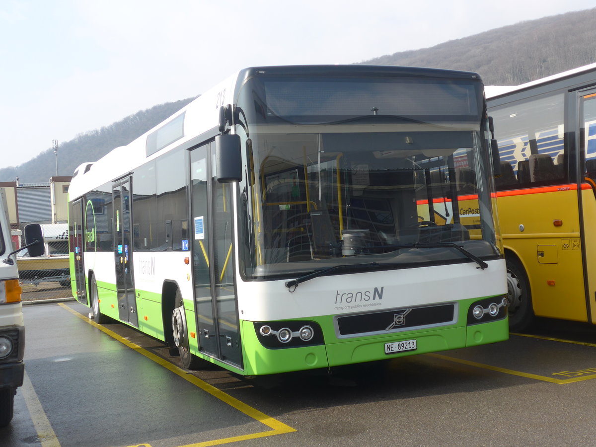 (224'013) - transN, La Chaux-de-Fonds - Nr. 213/NE 89'213 - Volvo (ex TN Neuch�tel Nr. 213) am 7. M�rz 2021 in Cornaux, Truck Center