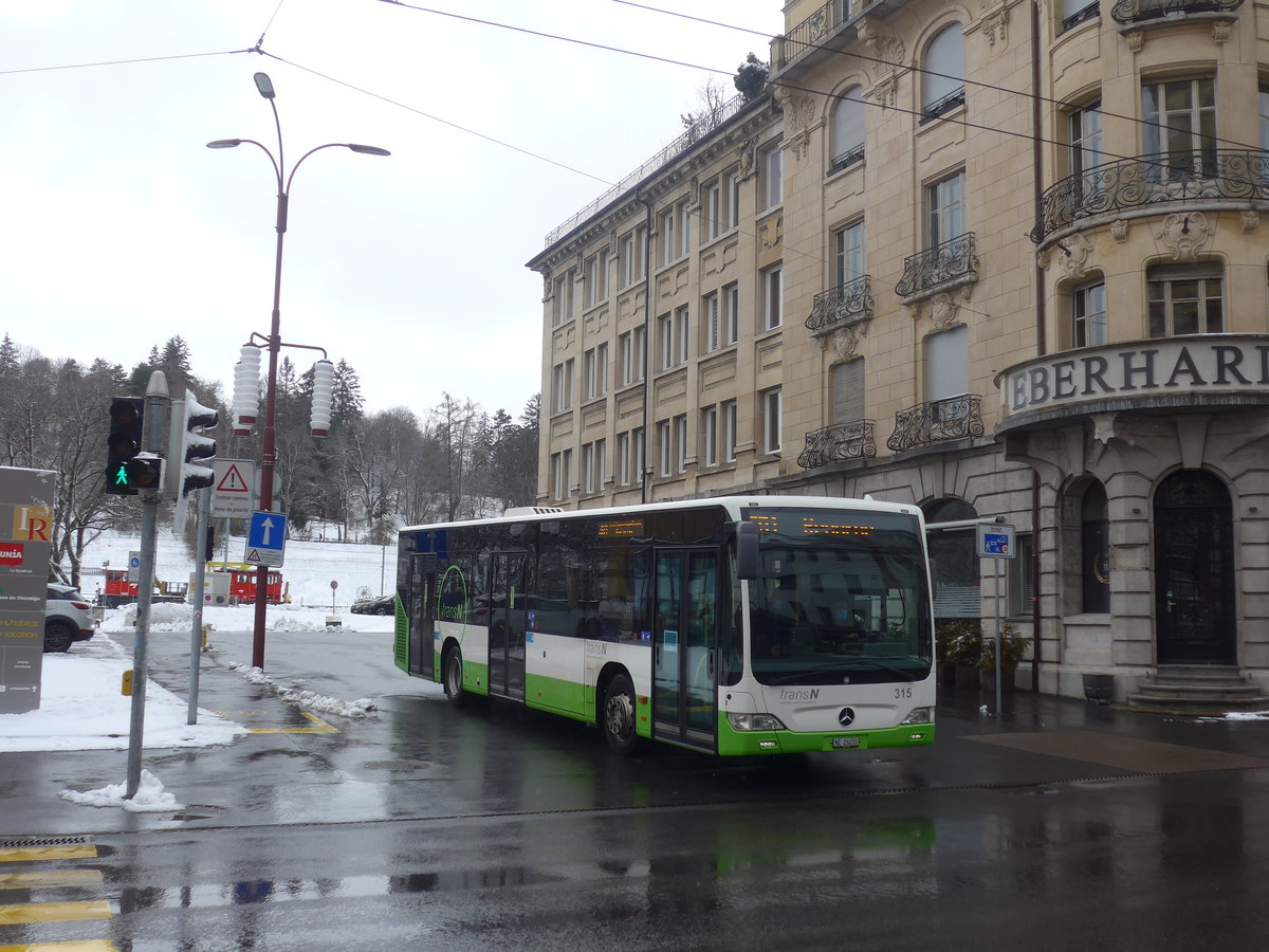 (224'166) - transN, La Chaux-de-Fonds - Nr. 315/NE 26'215 - Mercedes (ex TRN La Chaux-de-Fonds Nr. 315) am 14. M�rz 2021 beim Bahnhof La Chaux-de-Fonds