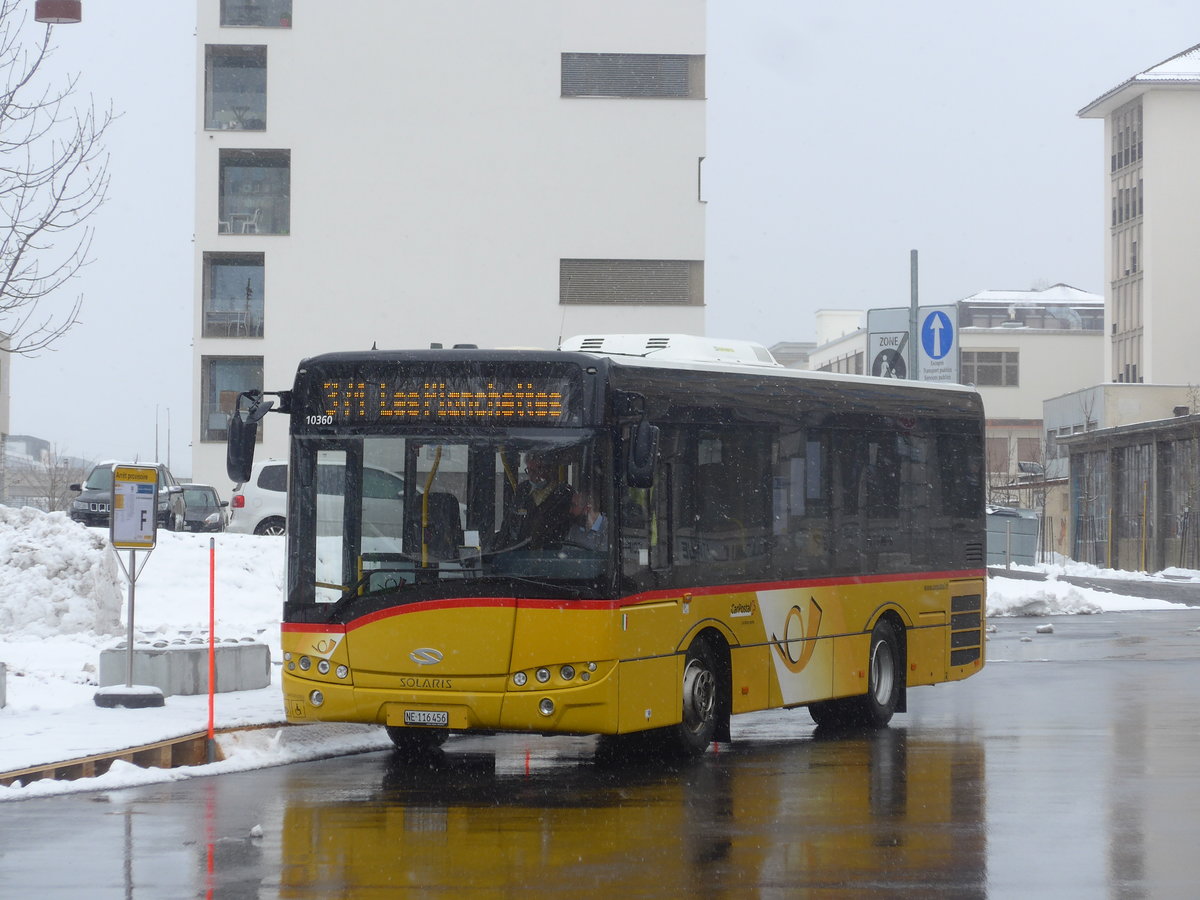 (224'175) - CarPostal Ouest - NE 116'456 - Solaris am 14. M�rz 2021 beim Bahnhof La Chaux-de-Fonds
