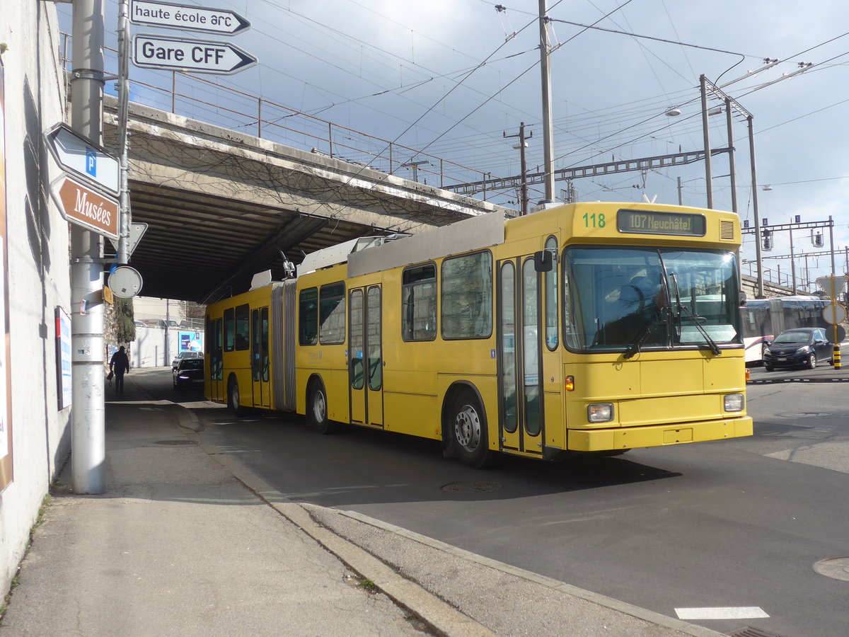 (224'234) - transN, La Chaux-de-Fonds - Nr. 118 - NAW/Hess Gelenktrolleybus (ex TN Neuch�tel Nr. 118) am 20. M�rz 2021 beim Bahnhof Neuch�tel