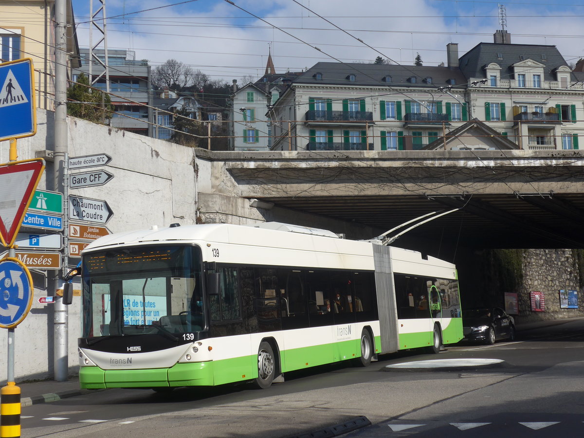 (224'239) - transN, La Chaux-de-Fonds - Nr. 139 - Hess/Hess Gelenktrolleybus (ex TN Neuch�tel Nr. 139) am 20. M�rz 2021 beim Bahnhof Neuch�tel