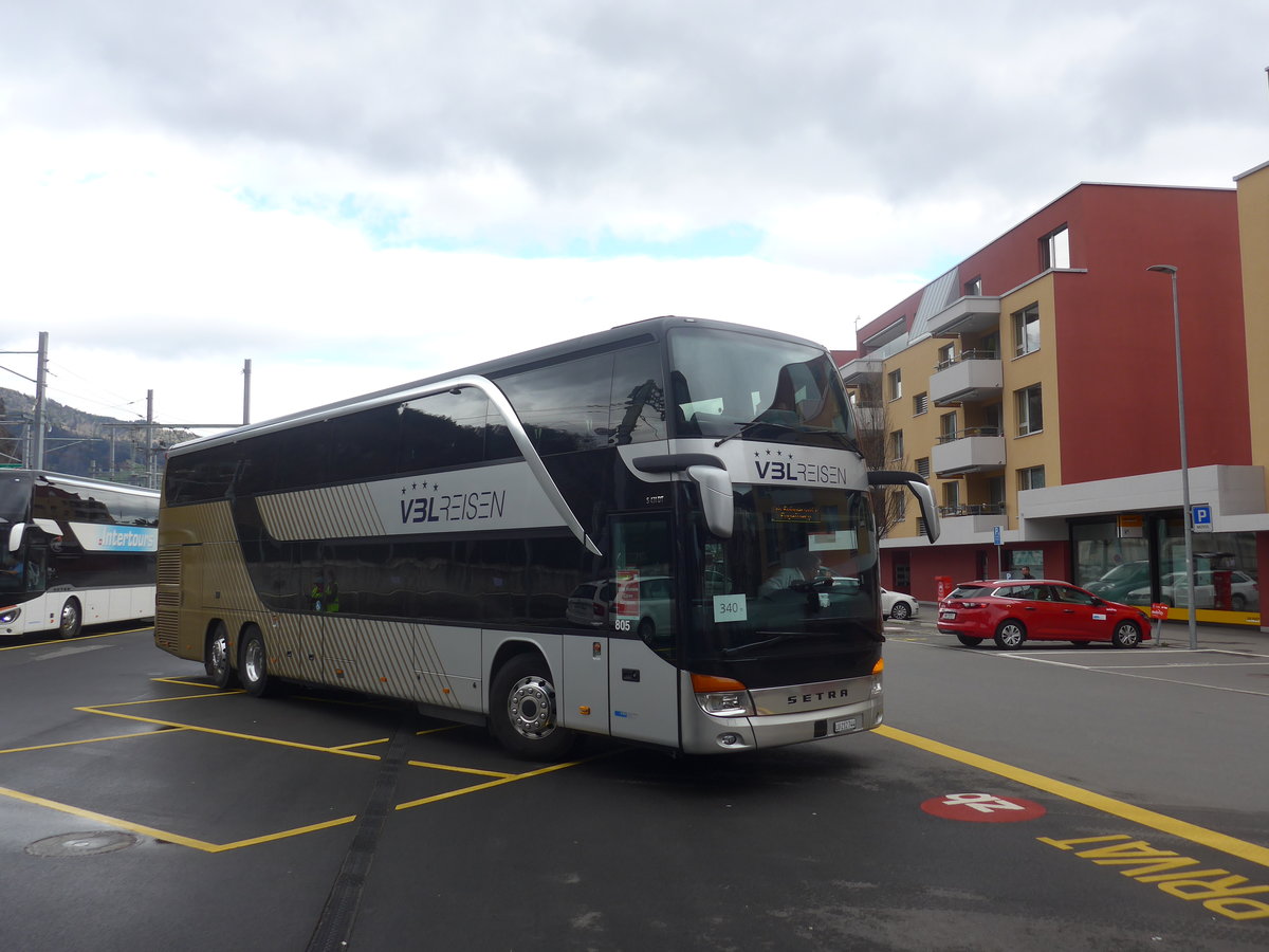 (224'406) - VBL Luzern - Nr. 805/LU 212'744 - Setra am 27. M�rz 2021 beim Bahnhof Stansstad