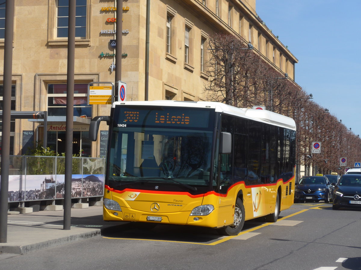 (224'605) - CarPostal Ouest - NE 112'589 - Mercedes am 29. M�rz 2021 beim Bahnhof Neuch�tel
