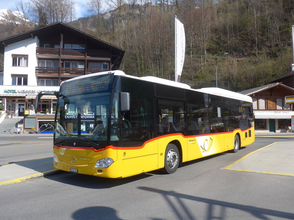 (225'191) - Fl�ck, Brienz - Nr. 4/BE 517'311 - Mercedes am 21. April 2021 beim Bahnhof Brienz