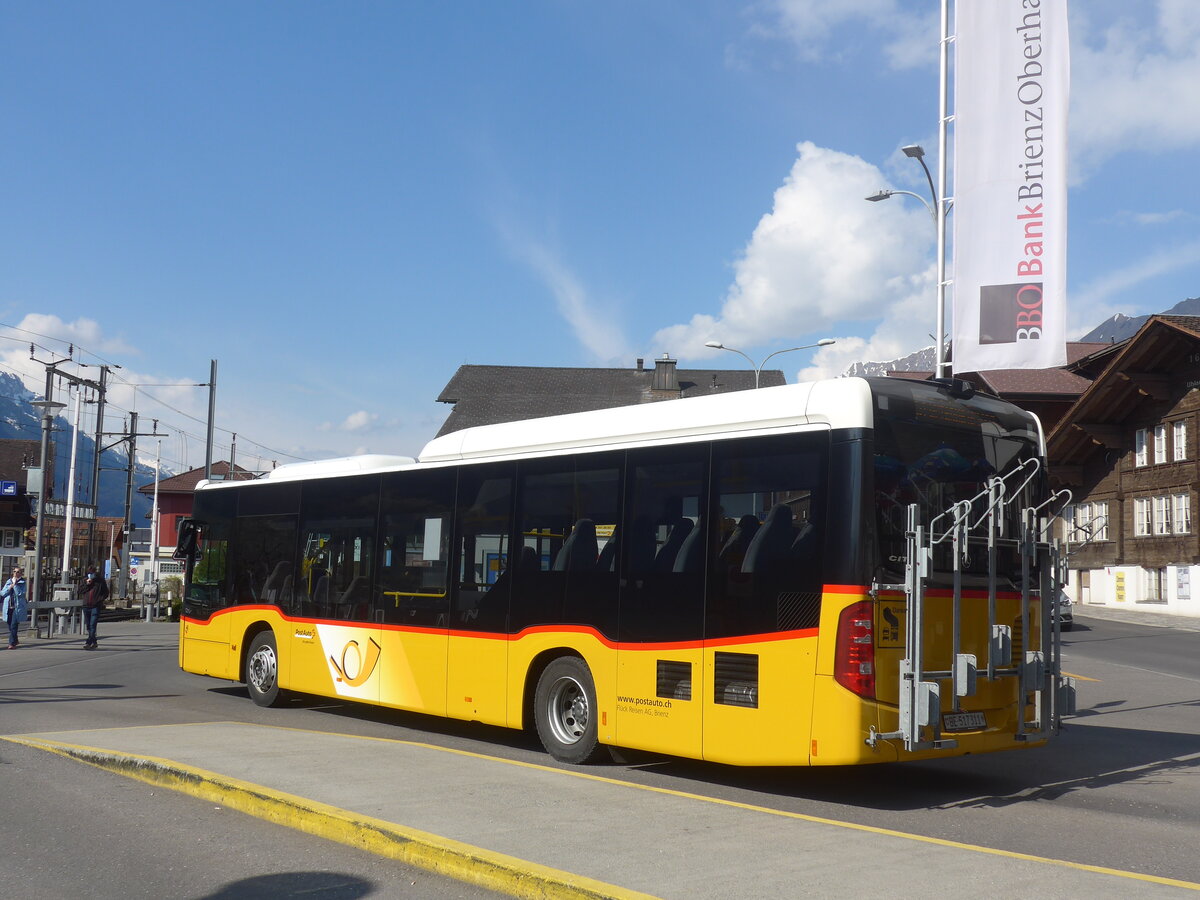 (225'192) - Fl�ck, Brienz - Nr. 4/BE 517'311 - Mercedes am 21. April 2021 beim Bahnhof Brienz