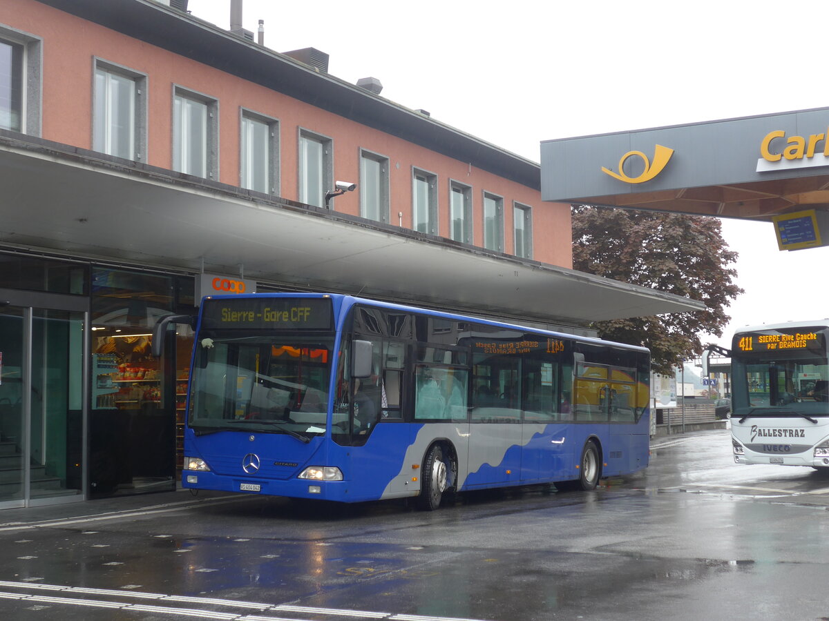 (225'505) - Lathion, Sion - Nr. 25/VS 404'042 - Mercedes (ex VZO Gr�ningen Nr. 14) am 1. Mai 2021 beim Bahnhof Sion