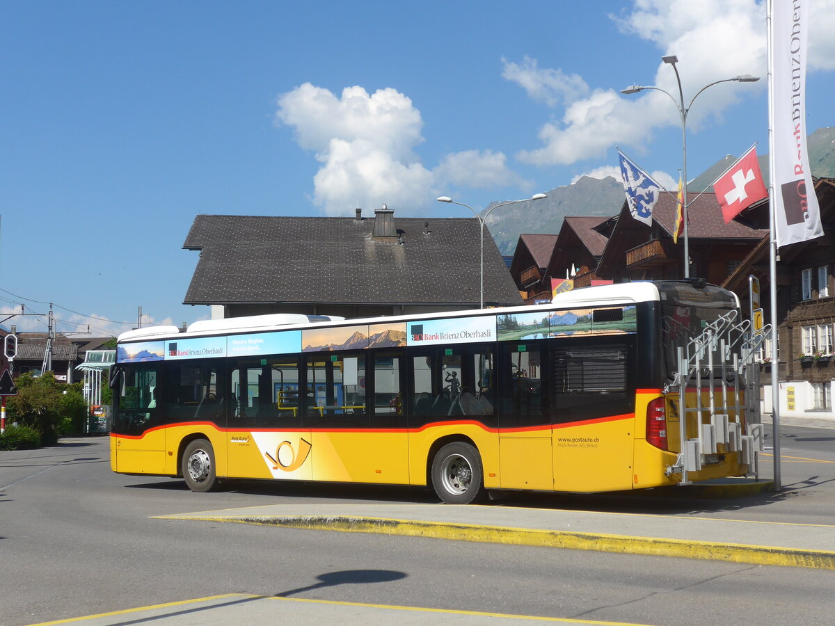 (225'831) - Fl�ck, Brienz - Nr. 7/BE 623'971 - Mercedes am 11. Juni 2021 beim Bahnhof Brienz