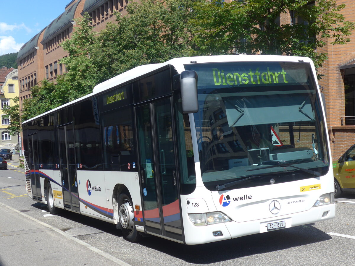 (226'601) - Inderm�hle, Rekingen - Nr. 123/AG 6811 - Mercedes am 19. Juli 2021 beim Bahnhof Baden