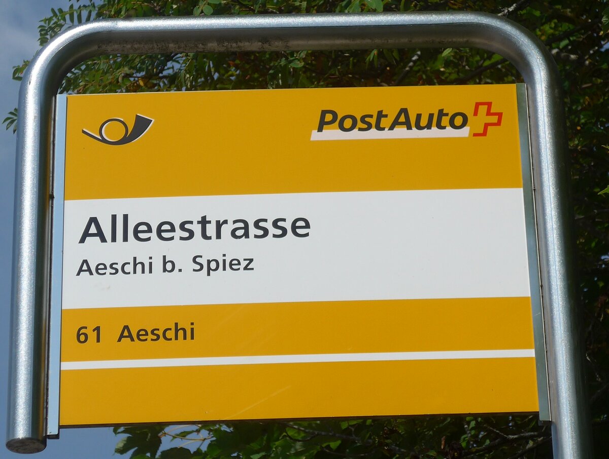(226'639) - PostAuto-Haltestellenschild - Aeschi b. Spiez, Alleestrasse - am 21. Juli 2021