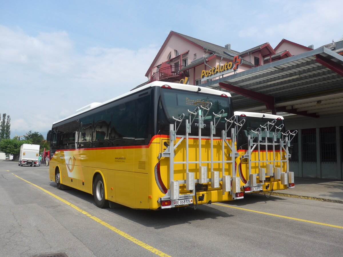 (226'703) - Fl�ck, Brienz - Nr. 24/BE 868'724 - Iveco am 24. Juli 2021 in Meiringen, Postautostation