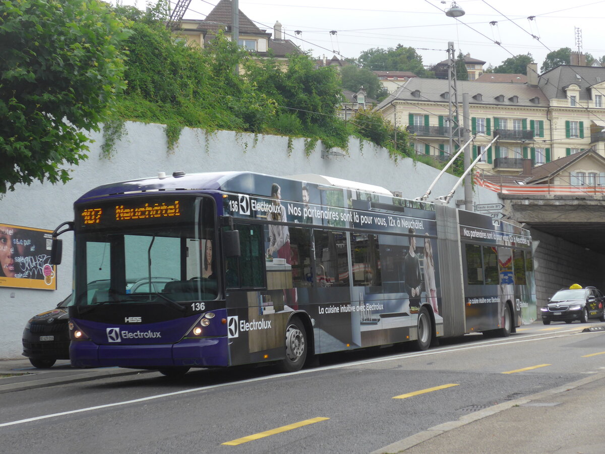 (226'925) - transN, La Chaux-de-Fonds - Nr. 136 - Hess/Hess Gelenktrolleybus (ex TN Neuch�tel Nr. 136) am 1. August 2021 in Neuch�tel, Avenue de la Gare 