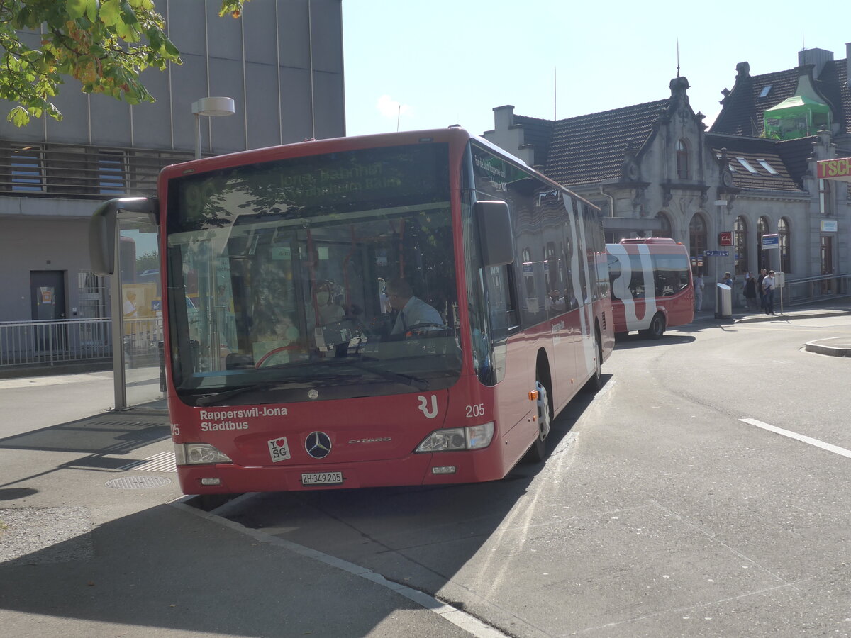 (227'788) - VZO Gr�ningen - Nr. 205/ZH 349'205 - Mercedes am 4. September 2021 beim Bahnhof Rapperswil