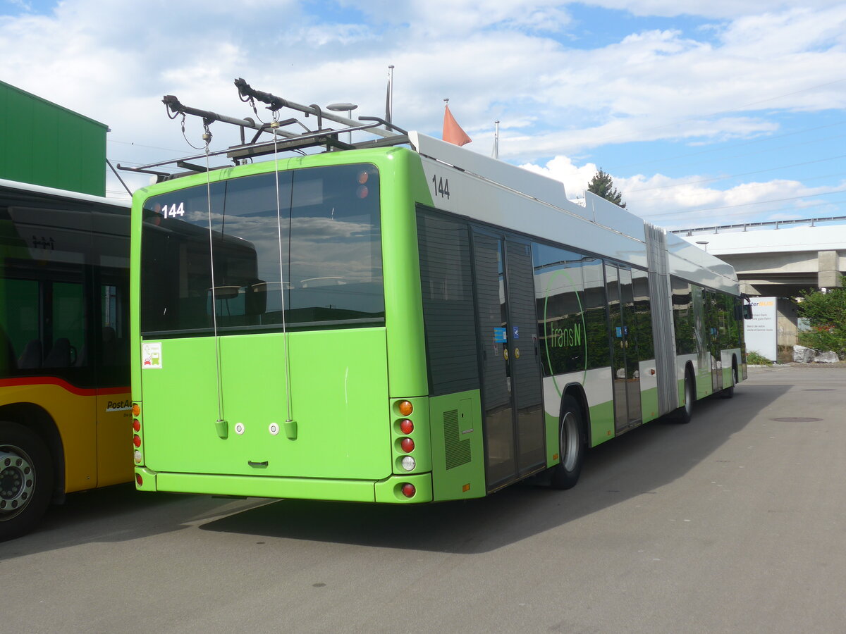 (227'889) - transN, La Chaux-de-Fonds - Nr. 144 - Hess/Hess Gelenktrolleybus (ex TN Neuch�tel Nr. 144) am 5. September 2021 in Kerzers, Interbus