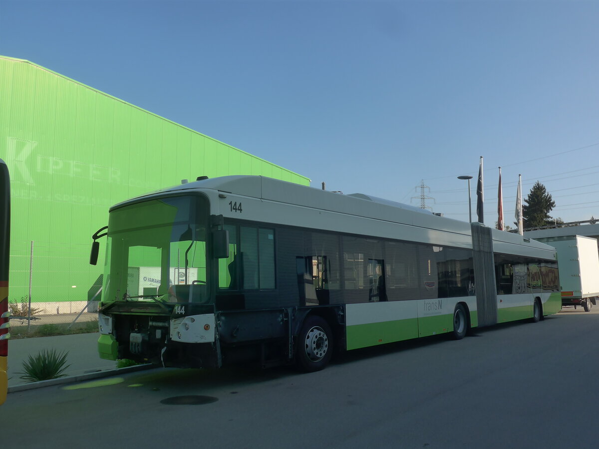 (228'050) - transN, La Chaux-de-Fonds - Nr. 144 - Hess/Hess Gelenktrolleybus (ex TN Neuch�tel Nr. 144) am 18. September 2021 in Kerzers, Interbus
