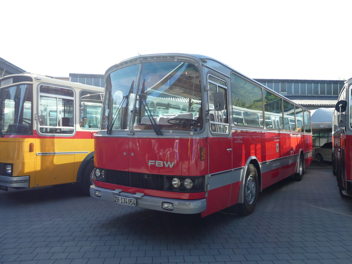 (228'543) - Gehrig, Rudolfstetten - ZH 134'054 - FBW/R&J (ex Dassen, NL-St-Geertruid; ex Bezember, NL-Alphen aan den Rijn; ex Dassen, NL-St-Geertruid; ex AFA Adelboden Nr. 18; ex AFA Adelboden Nr. 10) am 2. Oktober 2021 in N�fels, FBW-Museum