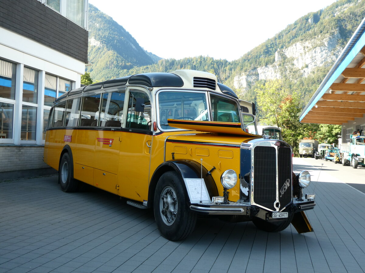 (228'561) - R�egg, R�ti - SG 45'977 - FBW/FHS (ex Kantonspolizei, Bern; ex P 23'180; ex P 2216) am 2. Oktober 2021 in N�fels, FBW-Museum