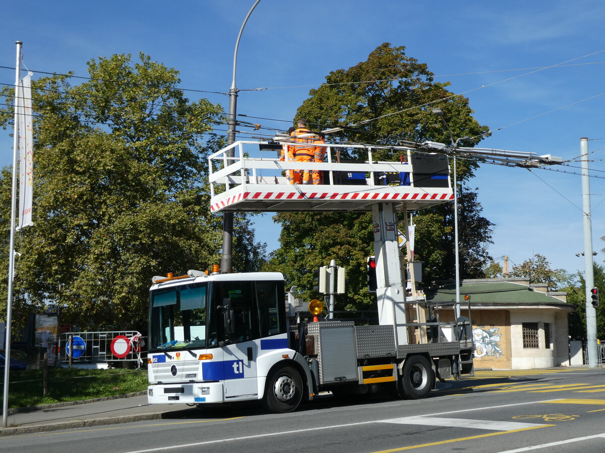 (228'848) - TL Lausanne - Nr. 52/VD 7361 - Mercedes am 11. Oktober 2021 in Lausanne, C�cil