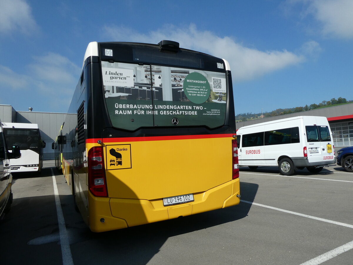 (229'342) - H�fliger, Sursee - Nr. 29/LU 196'102 - Mercedes am 16. Oktober 2021 in Ruswil, Garage ARAG