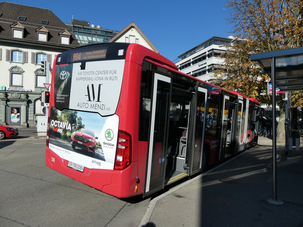 (229'780) - VZO Gr�ningen - Nr. 208/ZH 790'208 - Mercedes am 23., Oktober 2021 beim Bahnhof Rapperswil