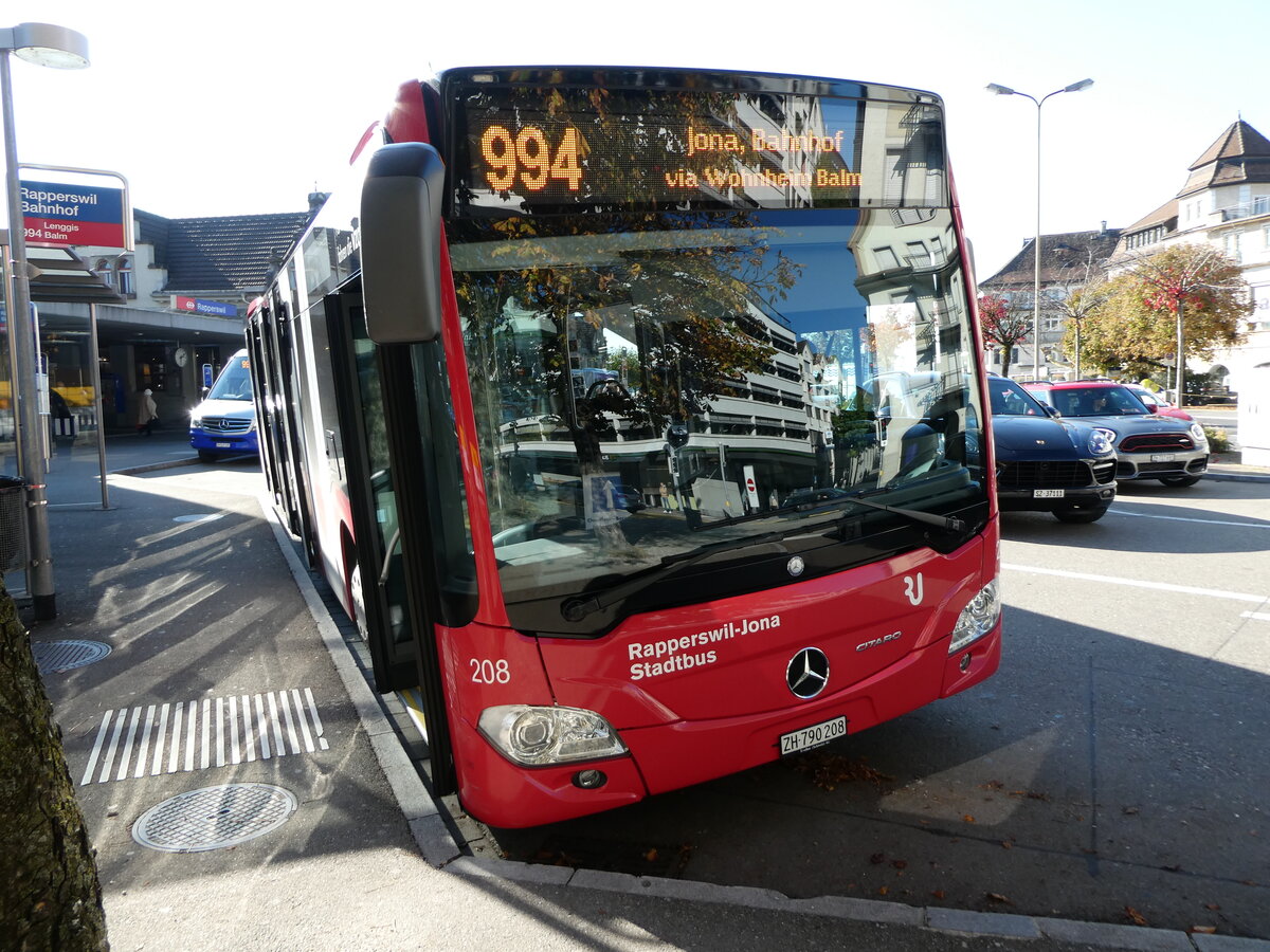 (229'783) - VZO Gr�ningen - Nr. 208/ZH 790'208 - Mercedes am 23. Oktober 2021 beim Bahnhof Rapperswil