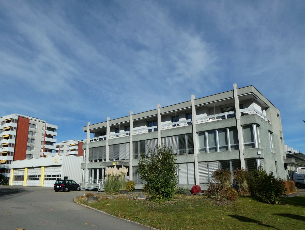 (230'071) - STI-Garage und Betriebsgeb�ude am 7. November 2021 in Thun, Garage