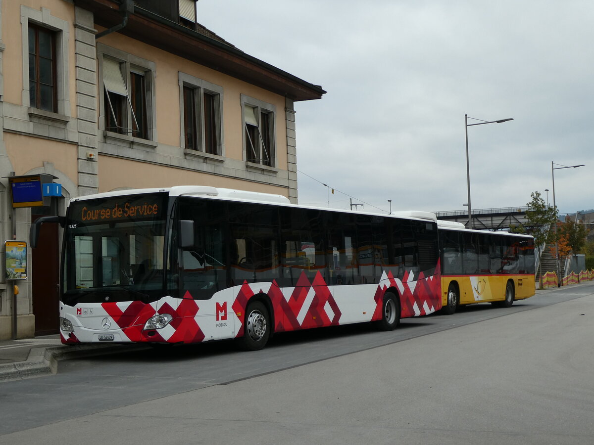 230'589) - CarPostal Ouest - JU 52'439 - Mercedes am 13. November 2021 beim Bahnhof Del�mont