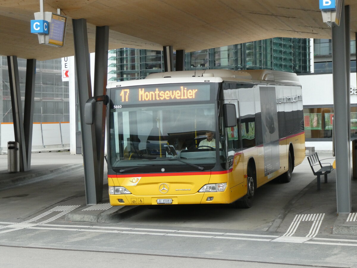 (230'636) - CarPostal Ouest - JU 65'083 - Mercedes (ex Nr. 21) am 13. November 2021 beim Bahnhof Del�mont